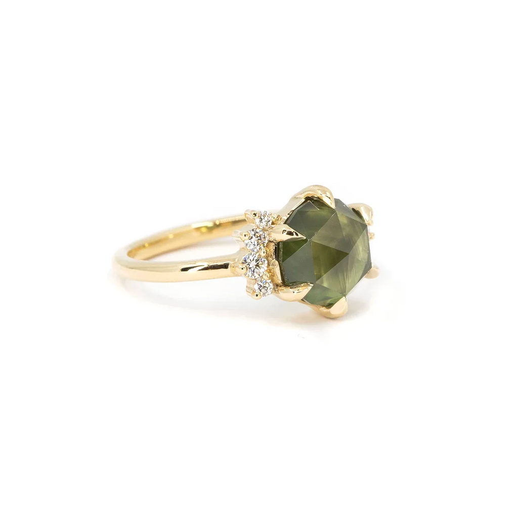 Alternative engagement ring with green rose-cut sapphire and diamond scatter in 14k yellow gold, Fluid Jewellery, handmade in Canada, Ruby Mardi Montreal.