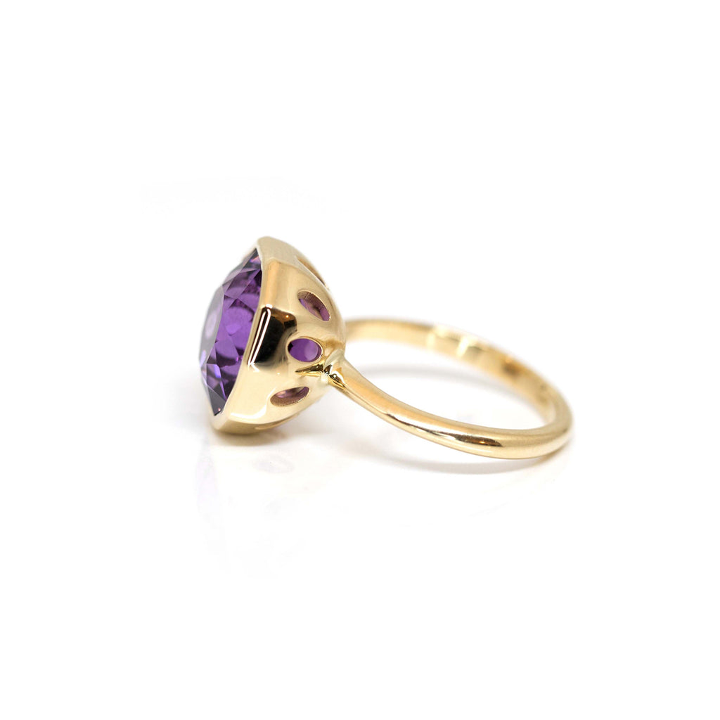 statement amethyst yellow gold ring made by bena artisan jewelry montreal on a white background
