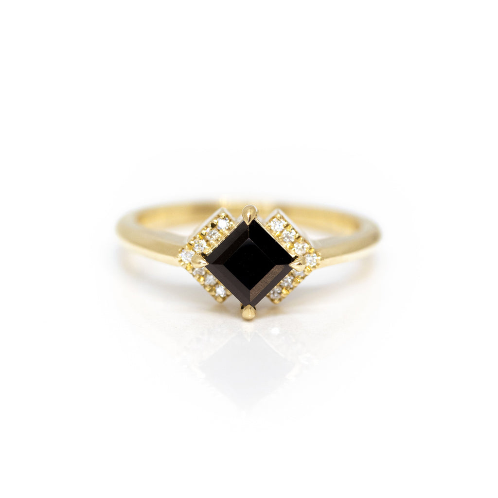 Splendid ring by jewelry designer Liane Vaz with diamonds and a square-shaped black gem. Engagement ring or edgy jewel this ring is modern, cool and available at the best fine jewelry store in Montreal Ruby Mardi.