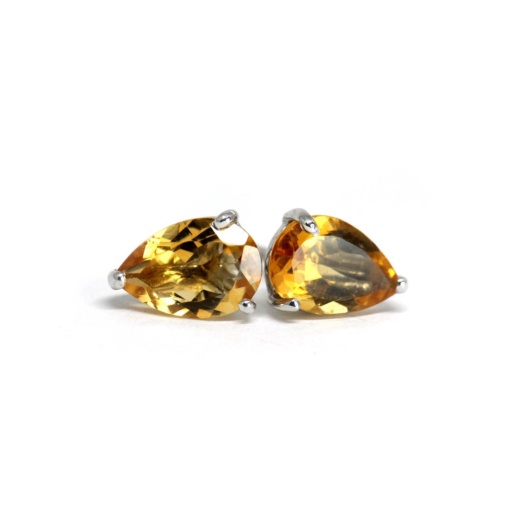 Front view pear shape citrine gemstone stud earrings made in Montreal by Bena Jewelry for Boutique Ruby Mardi Petite Italie Montreal Jeweler Natural Untreated Yellow Gemstone from Brazil