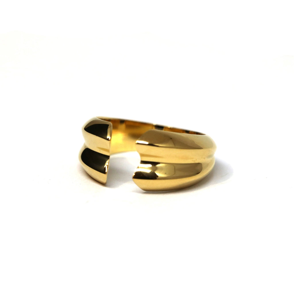 A bold open ring designed by Bena Jewelry seen on a white background. Gender neutral jewel handmade in Montreal and available at jewelry store Ruby mardi.