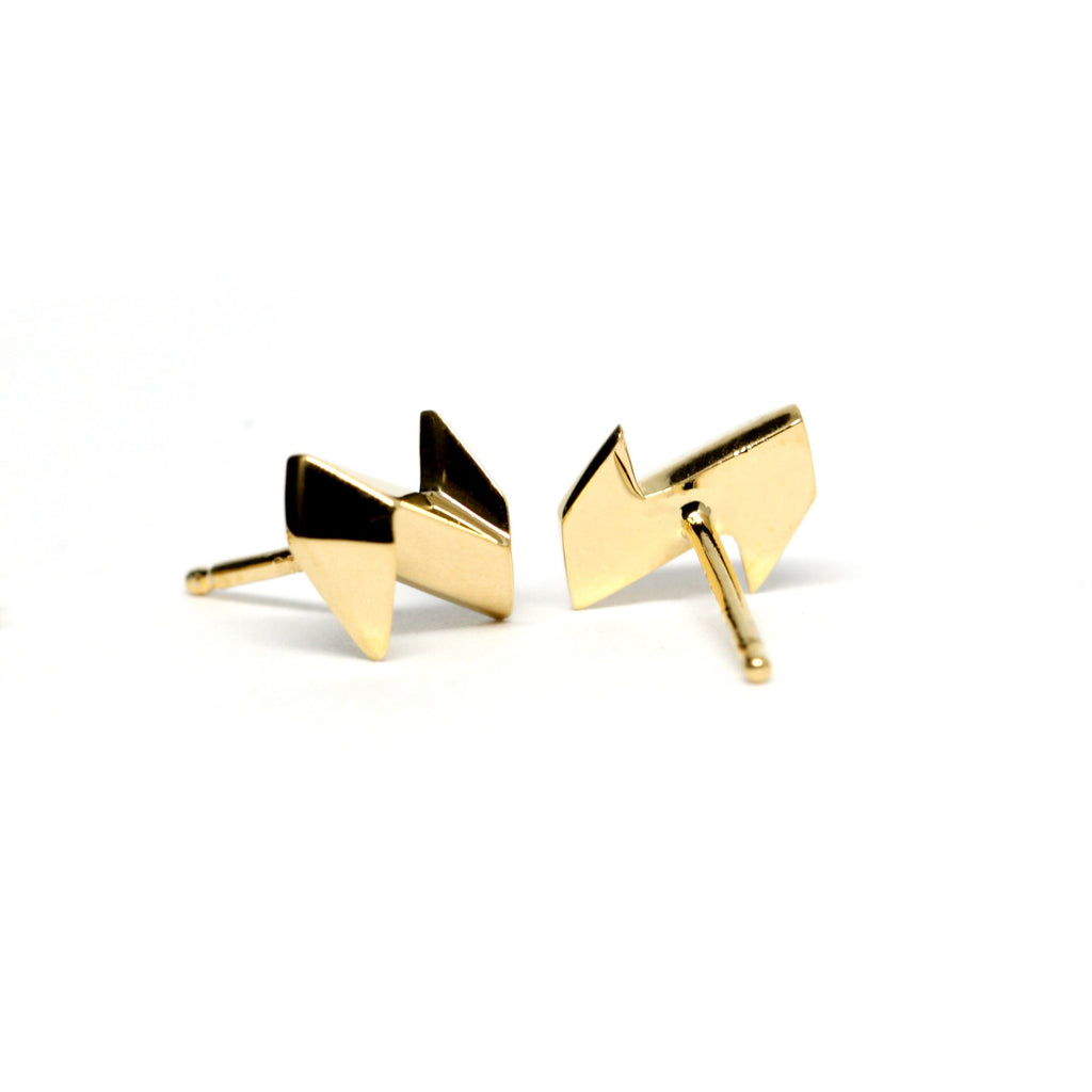 back view of vermeil gold edgy stud earrings unisex design ekectric shape modern jewelry made in canada at the best jeweler boutique ruby mardi montreal on white background