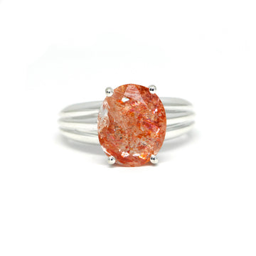 Statement ring featuring a beautiful sunstone. Cocktail ring, gemstone ring designed by Bena Jewelry in Montreal. Edgy Jewelry. Find Bena Jewelry work at Ruby Mardi in MOntreal's Little Italy. We sell fine jewelry and gold jewelry by the most talented Canadian Jewelry Designers. 
