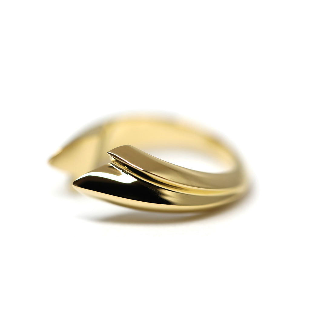 Bold and modern gold vermeil ring handmade in Montreal and designed by Bena Jewelry, a Canadian jewellery brand. Also available in solid gold or sterling silver. Find it at jewelry store Ruby Mardi in Montreal’s Little Italy.